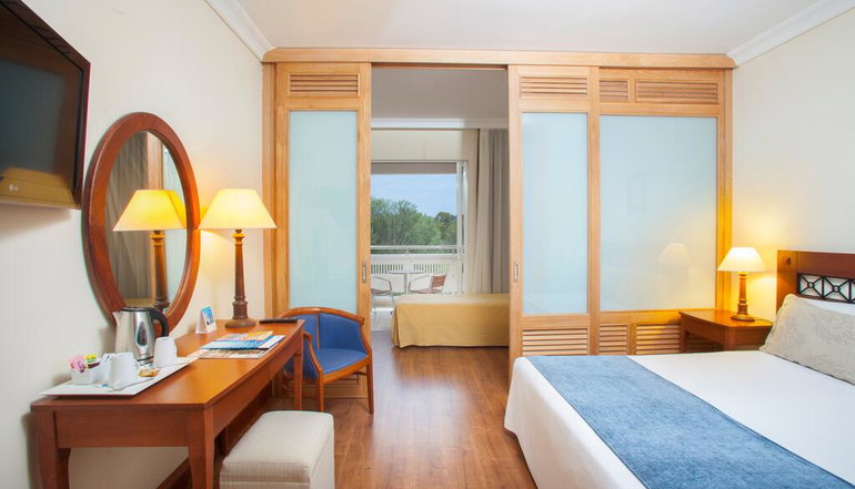 4* Louis Kerkyra Blue