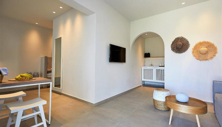 4* Vigla Hotel
