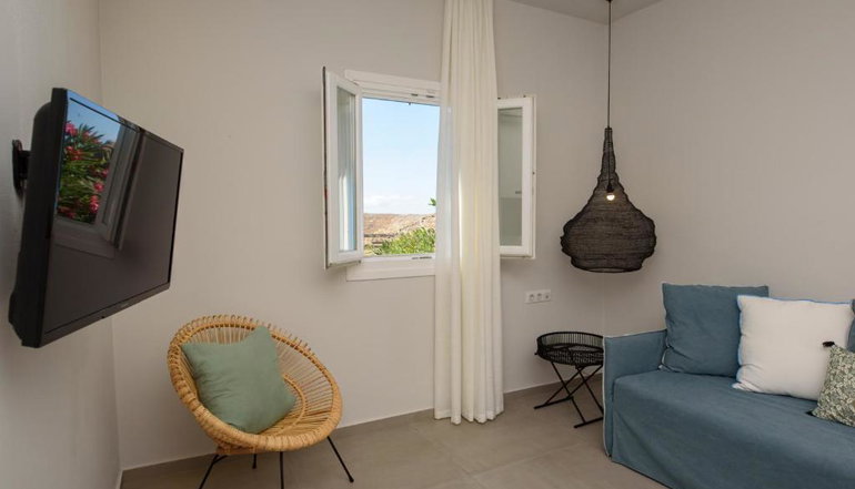 4* Vigla Hotel