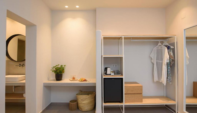 4* Vigla Hotel