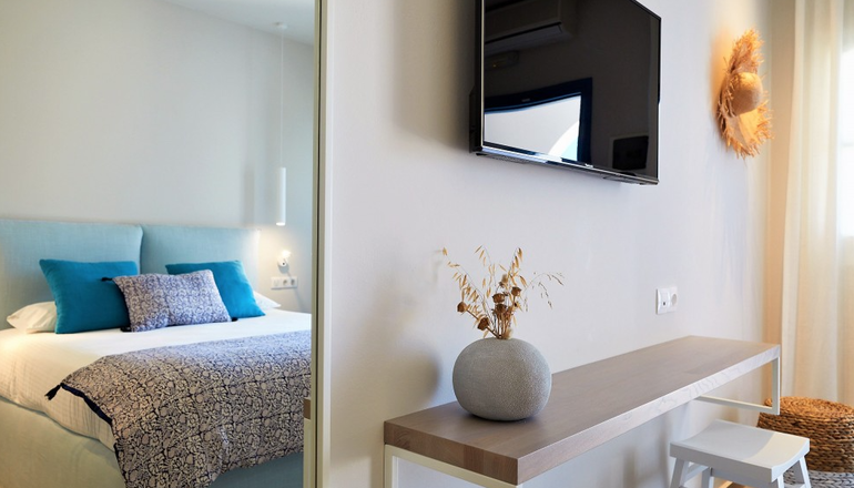 4* Vigla Hotel