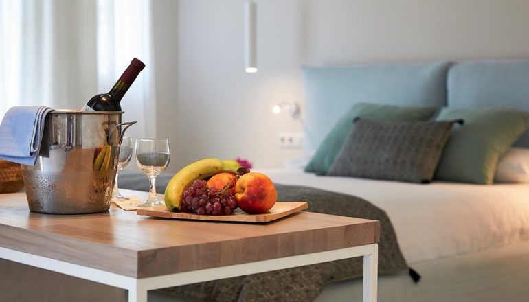 4* Vigla Hotel