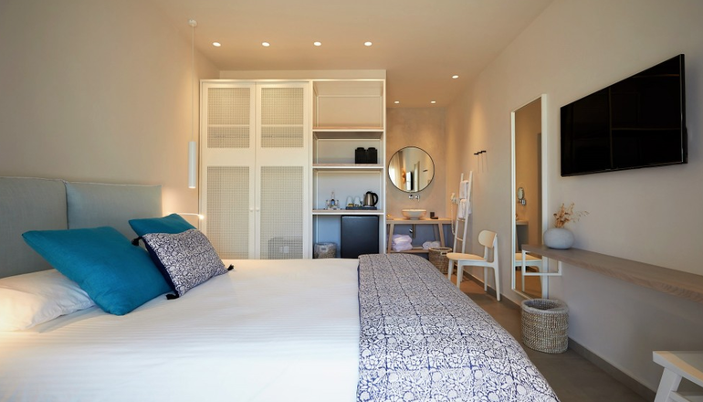 4* Vigla Hotel