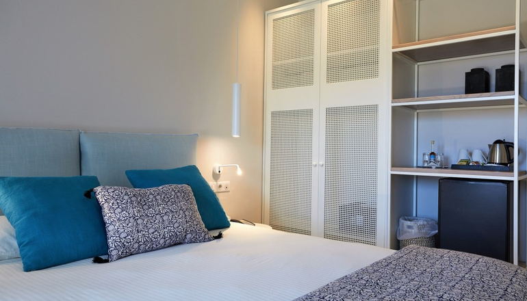 4* Vigla Hotel