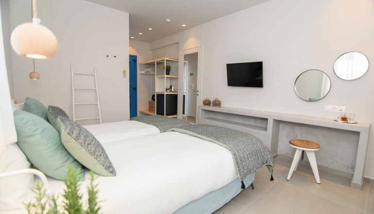 4* Vigla Hotel