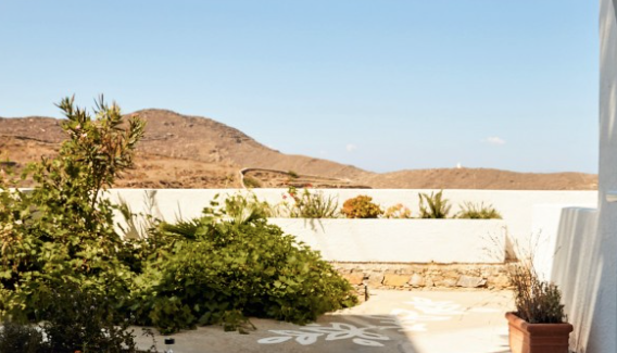 4* Vigla Hotel