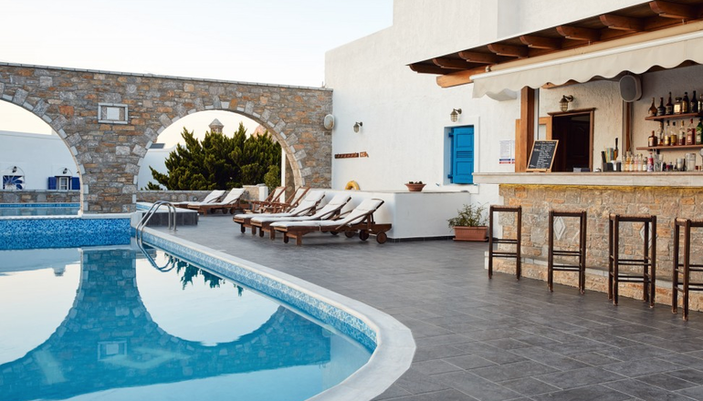 4* Vigla Hotel