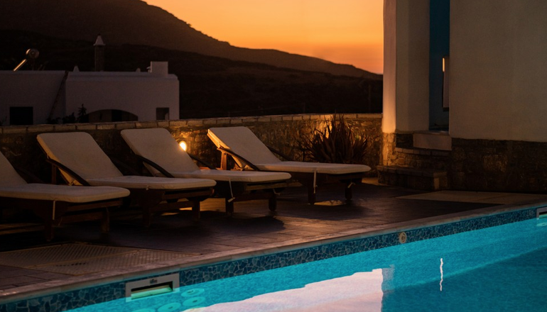 4* Vigla Hotel