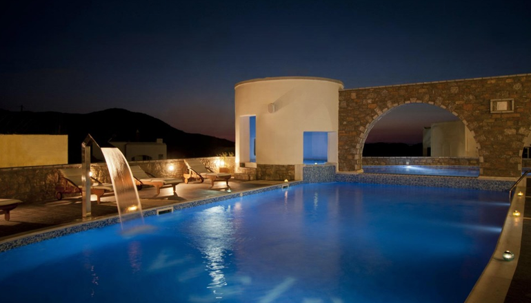 4* Vigla Hotel