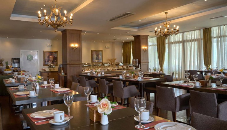 4* Xenia Palace Portaria