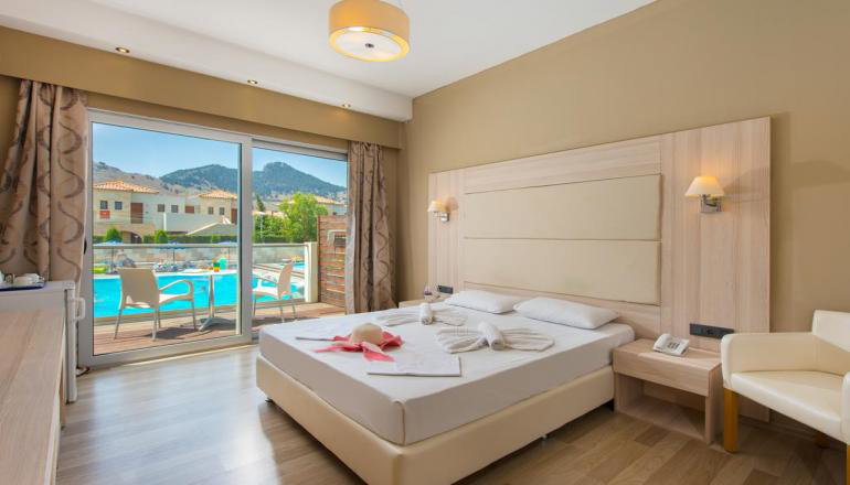 Delfinia Hotel