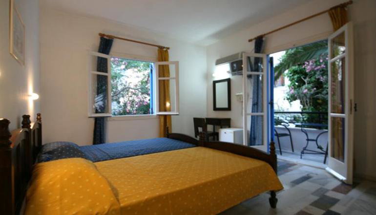 Sergis Hotel