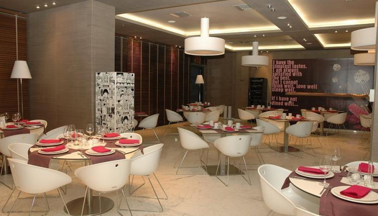 5* 1000 Colors Hotel