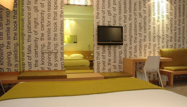 5* 1000 Colors Hotel