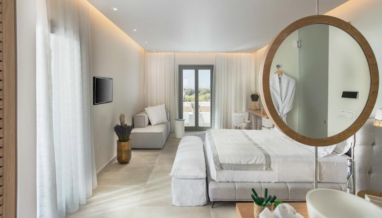 5* 18 Grapes Hotel