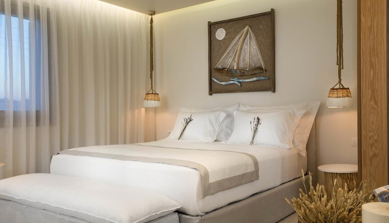 5* 18 Grapes Hotel