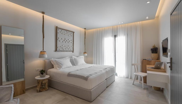 5* 18 Grapes Hotel