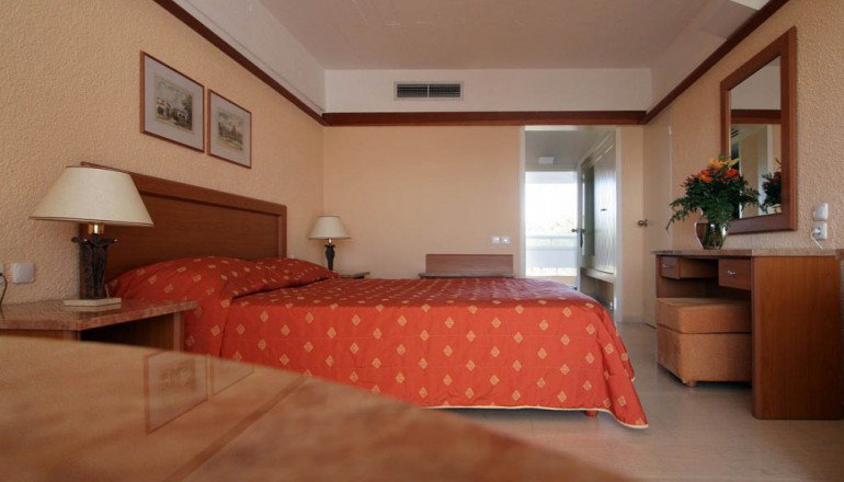 4* AKS Porto Heli