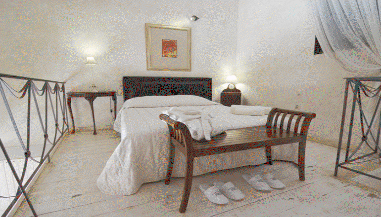 Ostra Menalon Luxury Suites
