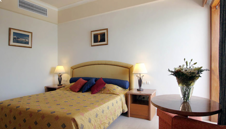 4* AKS Hinitsa Bay