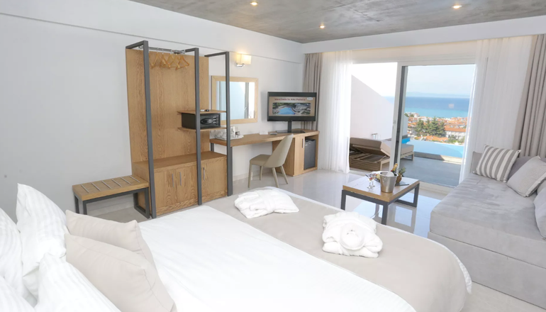 5* Alia Palace