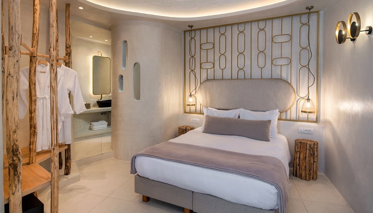 5* Athina Luxury Suites