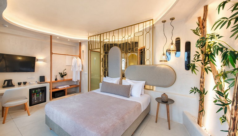 5* Athina Luxury Suites