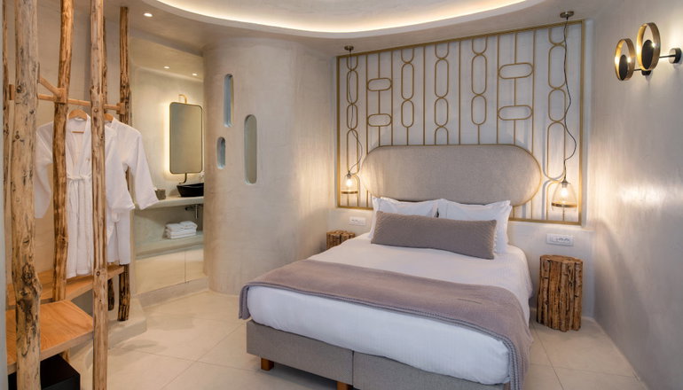 5* Athina Luxury Suites