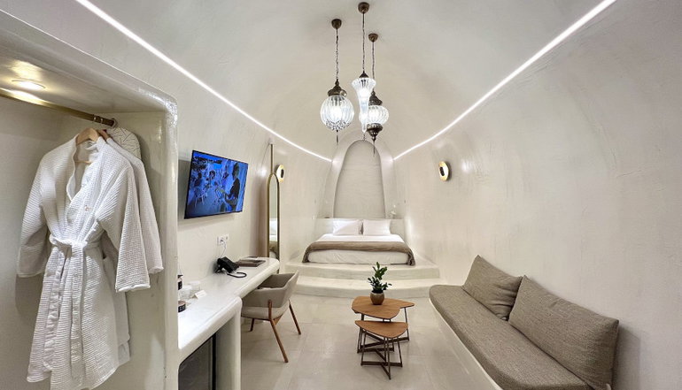 5* Athina Luxury Suites