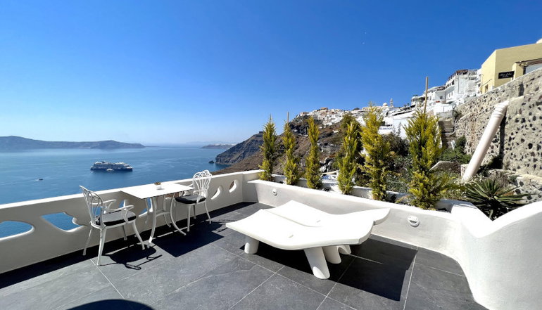5* Athina Luxury Suites