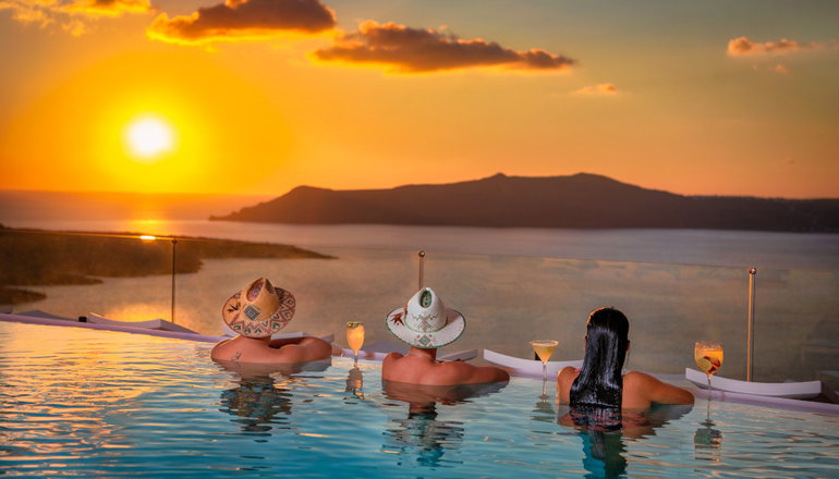 5* Athina Luxury Suites