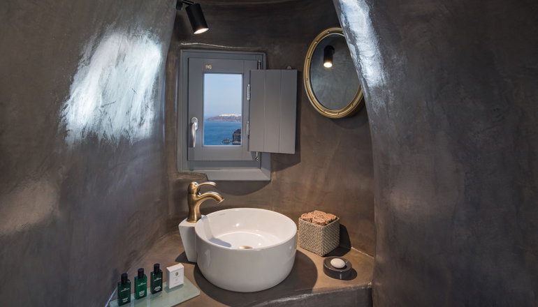 5* Athina Luxury Suites