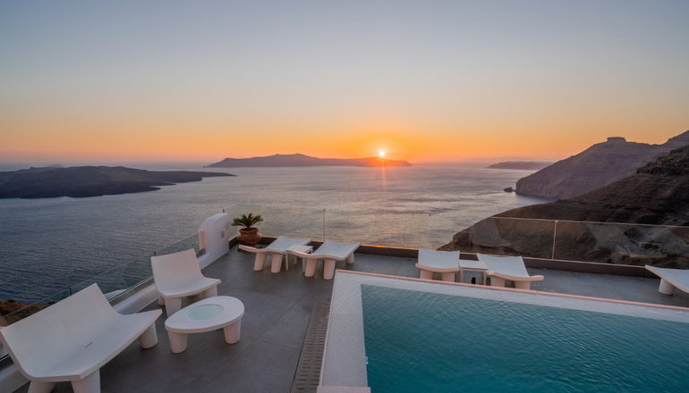 5* Athina Luxury Suites