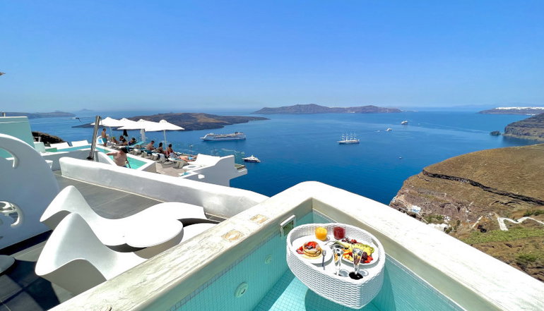 5* Athina Luxury Suites