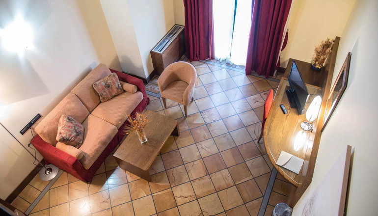 5* Avaris Hotel