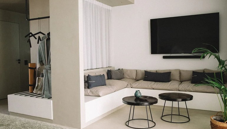 5* Domes White Coast