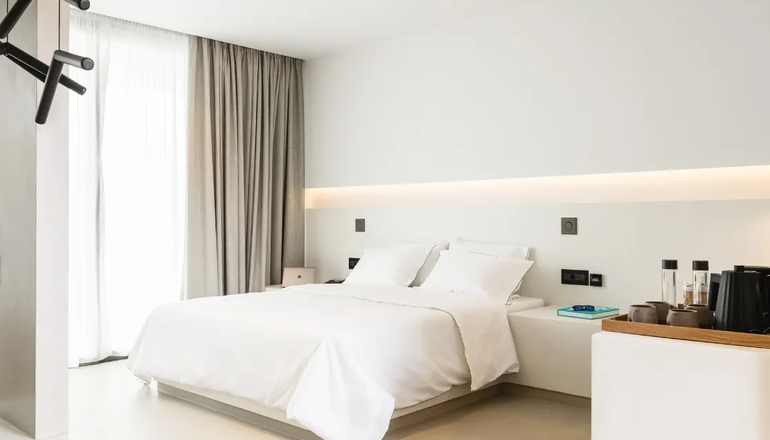 5* Domes White Coast