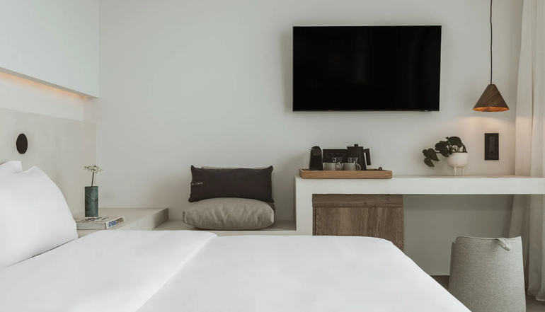 5* Domes White Coast