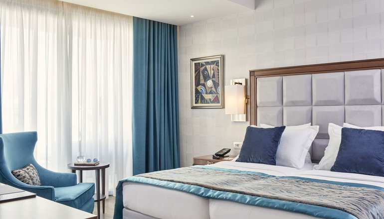 5* Electra Metropolis Hotel
