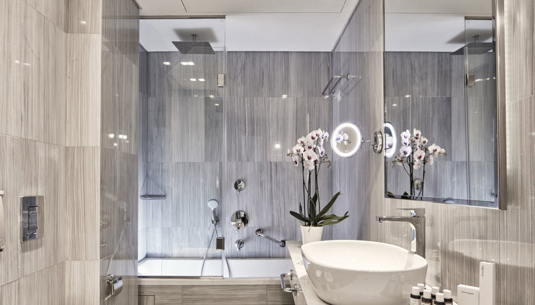 5* Electra Metropolis Hotel