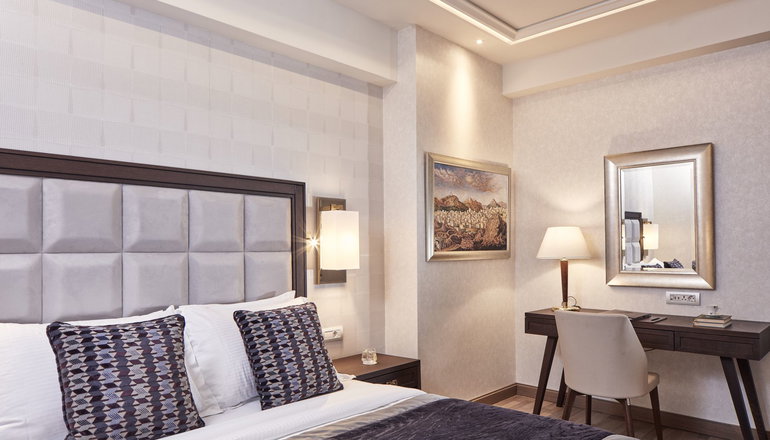 5* Electra Metropolis Hotel