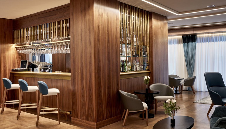 5* Electra Metropolis Hotel