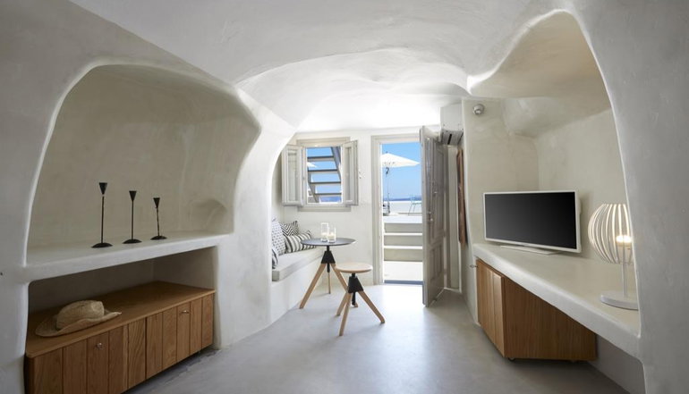 5* Filotera Suites Santorini