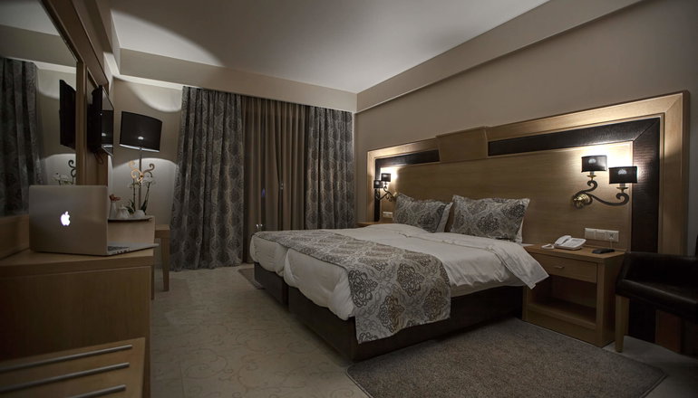 5* Grand Meteora Hotel