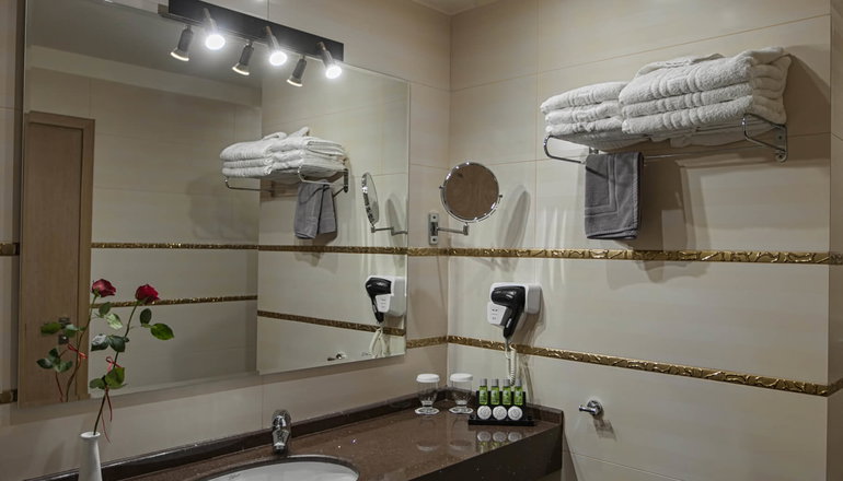 5* Grand Meteora Hotel