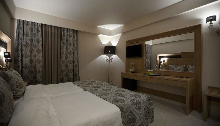 5* Grand Meteora Hotel