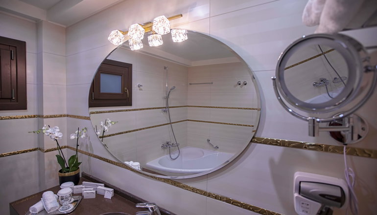 5* Grand Meteora Hotel