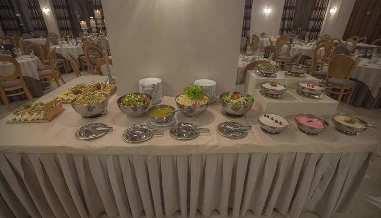 5* Grand Meteora Hotel