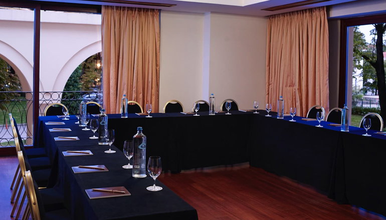 5* Grand Serai Hotel