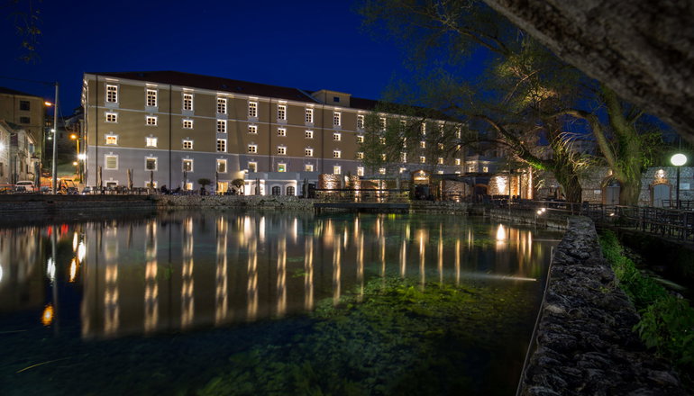 5* Hydrama Grand Hotel